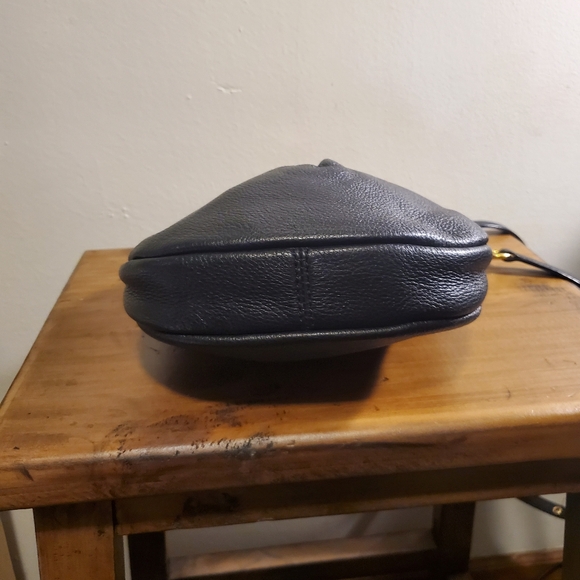 Marc by Marc Jacobs Black Leather Small Shoulder Crossbody Handbag EUC - Picture 2 of 10